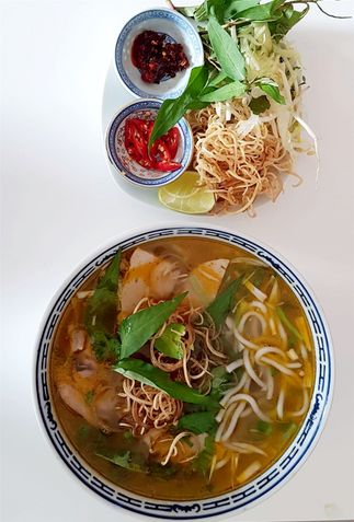 Bun Bo Hue/ Soupe de vermicelles de Hue au bœuf